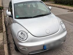 Silber Gebraucht 1999 VW Beetle Kleinwagen | 5.000 €