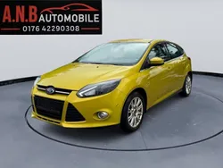 Gelb Gebraucht 2012 Ford Focus Titanium Limousine | 5.490 € (Guter Preis)
