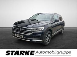 Blau (moonlight blue perleffekt) Gebraucht 2021 VW Touareg Elegance SUV | 44.930 € (Guter Preis)