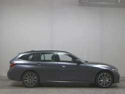 Grau Gebraucht 2021 BMW 330e M Sport Kombi | 23.980 € (Guter Preis)