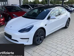 Weiß Gebraucht 2021 Tesla Model 3 Long Range RWD Limousine | 29.200 € (Teuer)