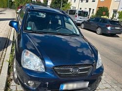Blau Gebraucht 2008 Kia Carens EX Van / Kleinbus | 5.300 € (Fairer Preis)