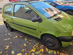 Grün Gebraucht 2002 Renault Twingo Kleinwagen | 1.000 €