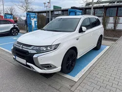 Weiß Gebraucht 2019 Mitsubishi Outlander P-HEV Top SUV | 19.990 € (Fairer Preis)