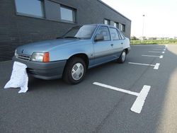 Blau Gebraucht 1991 Opel Kadett Limousine | 2.500 €