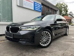 Grau Gebraucht 2022 BMW 530e Sport Line Limousine | 34.999 € (Fairer Preis)