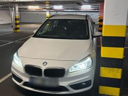 Weiß Gebraucht 2016 BMW 218 Gran Tourer Van / Kleinbus | 7.800 € (Guter Preis)