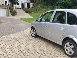 Silber Gebraucht 2005 Opel Meriva Edition Van / Kleinbus | 2.500 € (Fairer Preis)