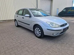 Silber Gebraucht 2004 Ford Focus Limousine | 1.200 € (Fairer Preis)