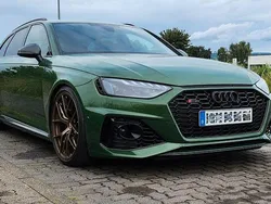 Grün Gebraucht 2021 Audi RS4 Ambiente Kombi | 62.500 € (Guter Preis)