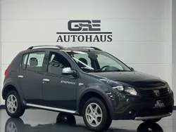 Grau Gebraucht 2012 Dacia Sandero Stepway Kleinwagen | 5.490 € (Fairer Preis)