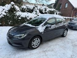 Grau Gebraucht 2016 Opel Astra Limousine | 4.250 € (Guter Preis)