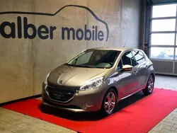 Grau Gebraucht 2015 Peugeot 208 Allure Kleinwagen | 10.290 € (Etwas zu teuer)