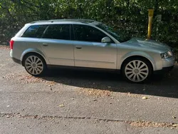 Silber Gebraucht 2001 Audi A4 Kombi | 7.777 €