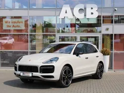 Grau Gebraucht 2023 Porsche Cayenne Turbo Sport SUV | 119.900 €