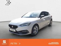 Weiß Gebraucht 2022 Seat Leon FR-Line Limousine | 19.480 € (Fairer Preis)