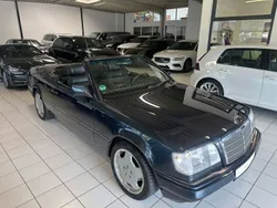 Smaragdschwarz metalliclack Gebraucht 1997 Mercedes E200 Edition Cabrio | 17.990 € (Fairer Preis)