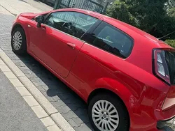 Rot Gebraucht 2011 Fiat Grande Punto Kleinwagen | 2.500 € (Teuer)