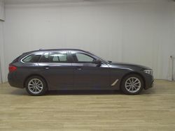 Grau Gebraucht 2020 BMW 520 Performance Kombi | 20.480 € (Superpreis)