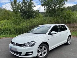Weiß Gebraucht 2015 VW Golf VII LOUNGE Limousine | 10.000 € (Fairer Preis)