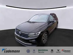 Deep black perleffekt Gebraucht 2022 VW Tiguan Active SUV | 25.759 € (Guter Preis)