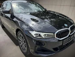 Schwarz Gebraucht 2023 BMW 320 Kombi | 34.400 € (Fairer Preis)