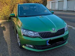 Grün Gebraucht 2017 Skoda Fabia Ambition Kleinwagen | 9.200 € (Fairer Preis)