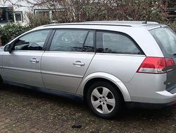 Schwarz Gebraucht 2006 Opel Vectra Sport Limousine | 600 €