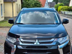 Schwarz Gebraucht 2017 Mitsubishi Outlander P-HEV SUV | 16.500 € (Fairer Preis)