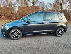 Grau Gebraucht 2016 VW Golf Sportsvan Allstar Van / Kleinbus | 12.290 € (Fairer Preis)