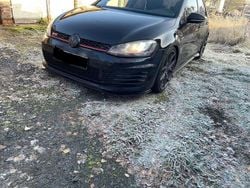 Schwarz Gebraucht 2014 VW Golf VII GTI Limousine | 15.000 €