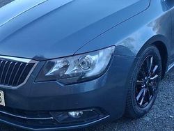 Grau Gebraucht 2014 Skoda Superb Active Kombi | 9.990 € (Teuer)