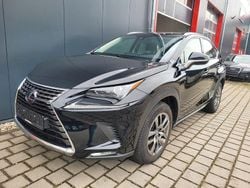 Schwarz Gebraucht 2018 Lexus NX300h E-FOUR SUV | 22.700 € (Superpreis)