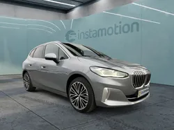 Grau Gebraucht 2022 BMW 220 Active Tourer Luxury Line Van / Kleinbus | 30.324 € (Fairer Preis)