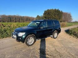 Grün Gebraucht 2012 Mitsubishi Pajero Instyle SUV | 14.500 € (Fairer Preis)