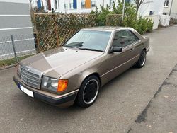 Braun Gebraucht 1989 Mercedes E300 Coupé | 12.000 €