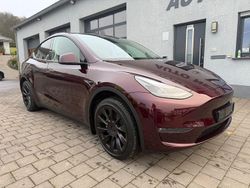 Rot Gebraucht 2023 Tesla Model Y SUV | 36.950 € (Fairer Preis)