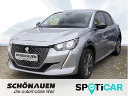Silber Gebraucht 2022 Peugeot e-208 Active Kleinwagen | 22.450 €