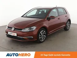 Rot Gebraucht 2019 VW Golf VII Join Limousine | 14.340 € (Fairer Preis)