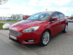 Rot Gebraucht 2015 Ford Focus Titanium Limousine | 12.290 € (Fairer Preis)