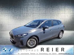 Sparkling kupfergrau Gebraucht 2022 BMW 225 Limousine | 29.930 €