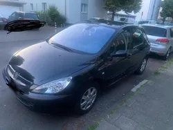 Schwarz Gebraucht 2003 Peugeot 307 Kleinwagen | 2.900 €