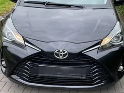 Schwarz Gebraucht 2018 Toyota Yaris Team Kleinwagen | 9.800 € (Fairer Preis)