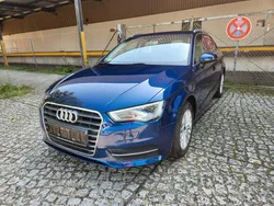 Blau Gebraucht 2015 Audi A3 Sportback Ambiente Limousine | 7.200 €