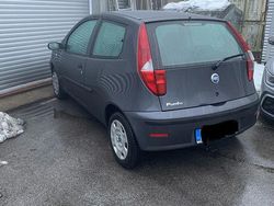 Grau Gebraucht 2004 Fiat Punto Kleinwagen | 750 €