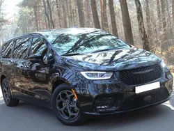 Weiß Gebraucht 2021 Chrysler Pacifica SUV | 36.990 €