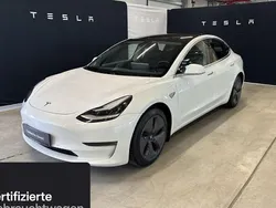 Weiß Gebraucht 2020 Tesla Model 3 Long Range RWD Limousine | 25.200 € (Etwas zu teuer)