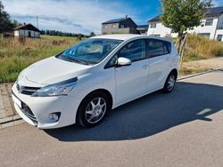 Weiß Gebraucht 2016 Toyota Verso Van / Kleinbus | 11.900 € (Guter Preis)