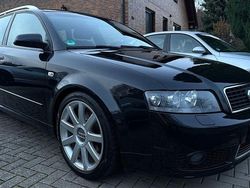 Silber Gebraucht 2004 Audi A4 Sport Kombi | 13.950 €