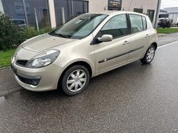 Gold Gebraucht 2006 Renault Clio III Kleinwagen | 900 € (Superpreis)